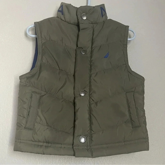 Kids Nautica Puffer Vest in Forest Green with a blue interior. Size 24 months - Picture 12 of 13